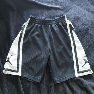 Jordan Boys Youth M Black and White Athletic Shorts